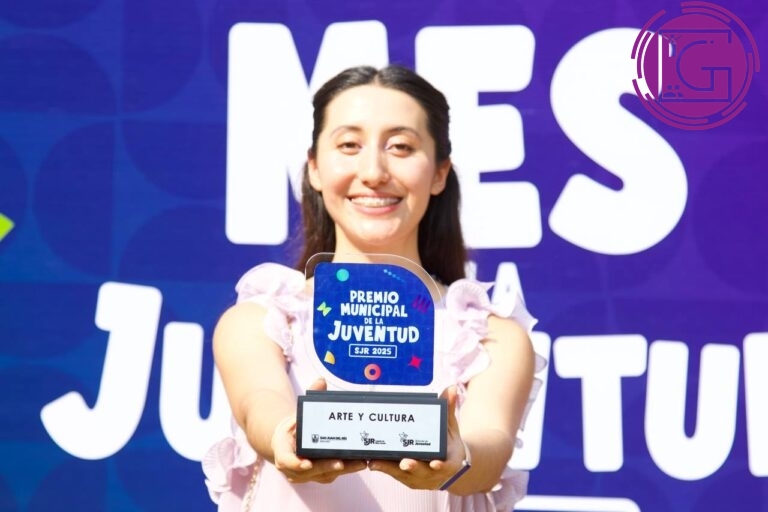 Entrega Roberto Cabrera el Premio Municipal de la Juventud 2025