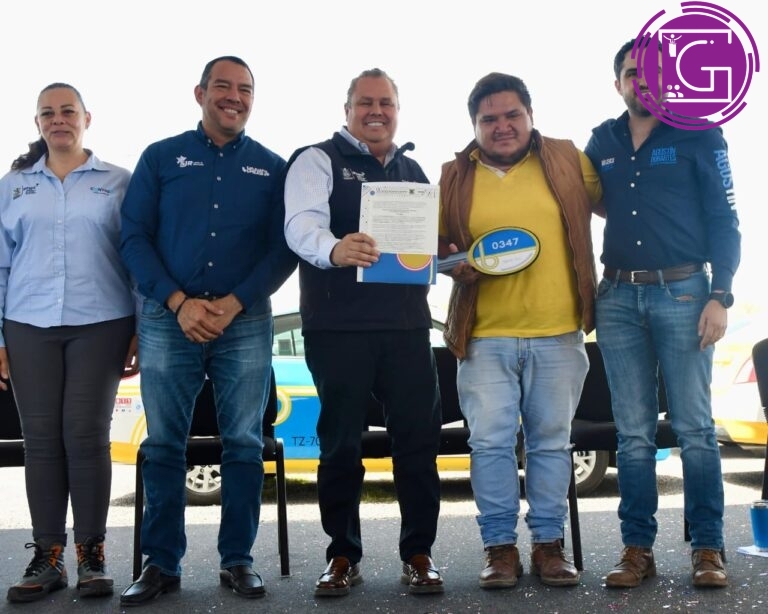 Atestigua Dorantes entrega de nuevas concesiones y taxis en SJR y Pedro Escobedo