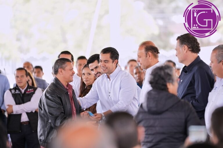 Felifer Macías refuerza el apoyo a taxistas con la entrega de “El Extra”