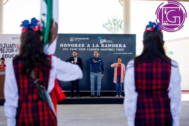 Encabeza Roberto Cabrera honores a la Bandera en primaria de Santa Cruz Nieto