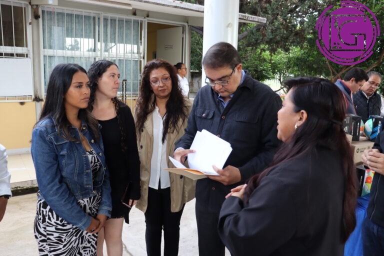 Recorre diputado Memo Vega escuelas del Distrito 11