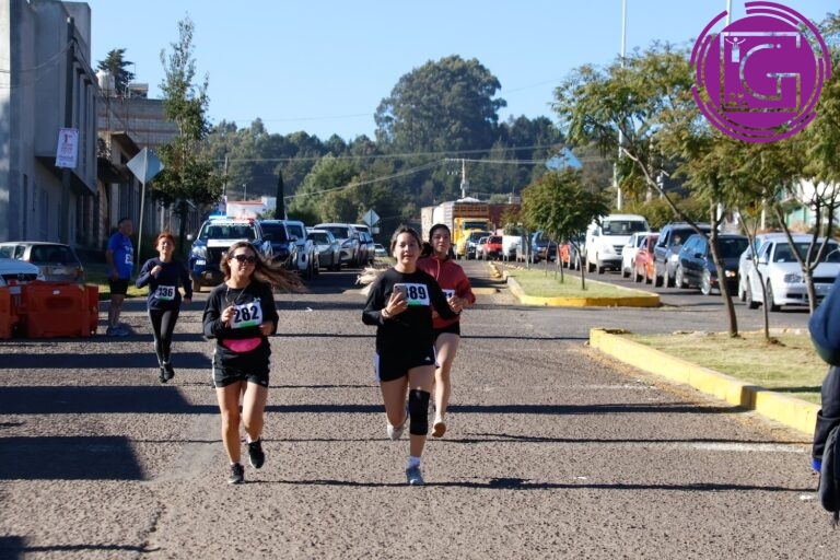 Celebra UAQ campus Amealco su 20º aniversario con Carrera Autonomía