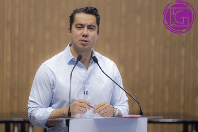 Informa Felifer Macías apoyos para familias afectadas en la Sierra Gorda