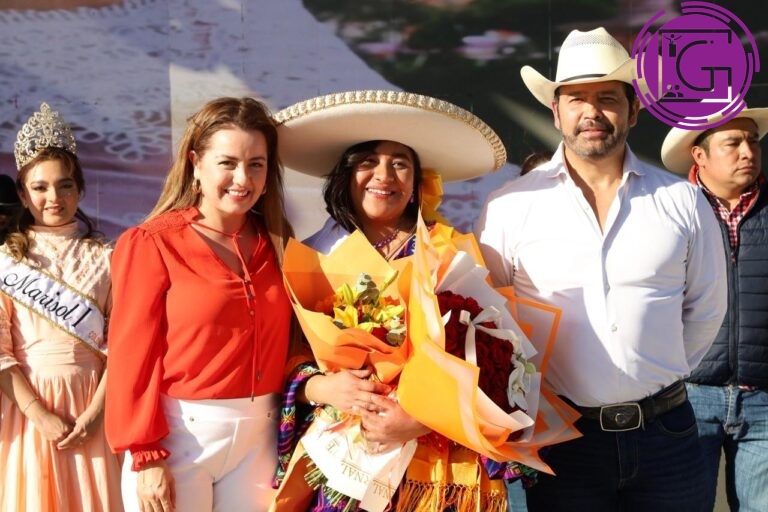 María Elizabeth Capetillo es coronada como la Flor Más Bella del Campo en la Feria Colón 2025
