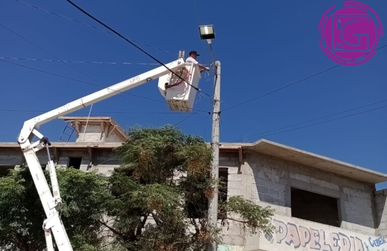 Realizan jornada de rehabilitación de luminarias en tres comunidades