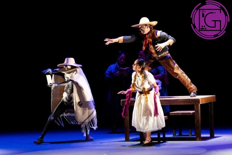 Debuta Compañía Folklórica UAQ en el Teatro Esperanza Iris de Cdmx