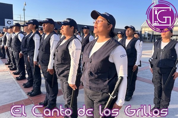 Reciben uniformes 61 cadetes de Formación Inicial del Cecafis