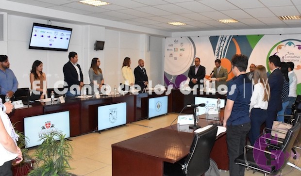 Colaboran estudiantes con @IEEQcomunica en proyectos de educación cívica y participación ciudadana