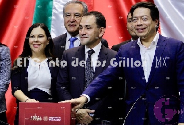 Prevé @Hacienda_Mexico techo de endeudamiento neto externo de 5.3 mil mdd