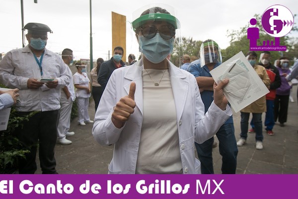 Con ahorros en sueldos, gobierno de #SJR entrega equipo de seguridad sanitaria a @Tu_IMSS