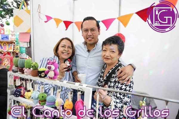 Recorre Chepe Guerrero Bazar Navideño y anuncia un día más para la venta de sus productos