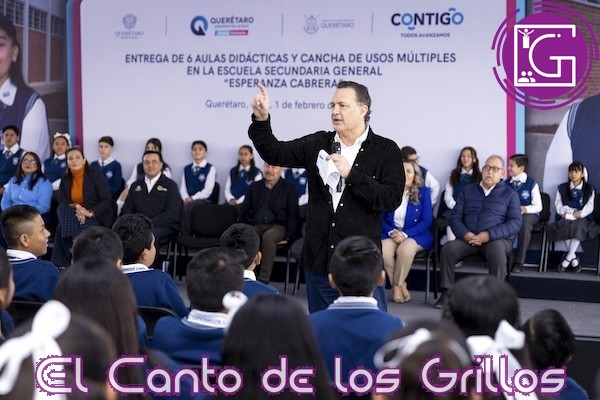 Entrega Kuri infraestructura educativa en secundaria Esperanza Cabrera en #Querétaro
