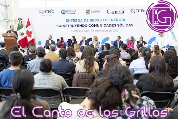 Entregan becas a estudiantes queretanos del programa Construyendo Comunidades Sólidas