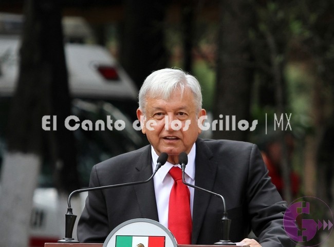 López Obrador respetará contratos petroleros; pide acelerar producción