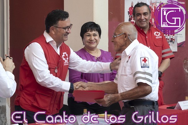 Por su dedicación y valentía, reconocen labor de socorristas del estado
