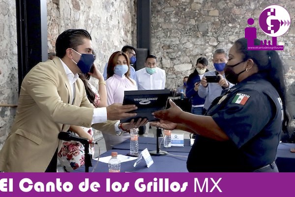 En Cabildo, reconocen a oficiales de Seguridad Pública de #Corregidora