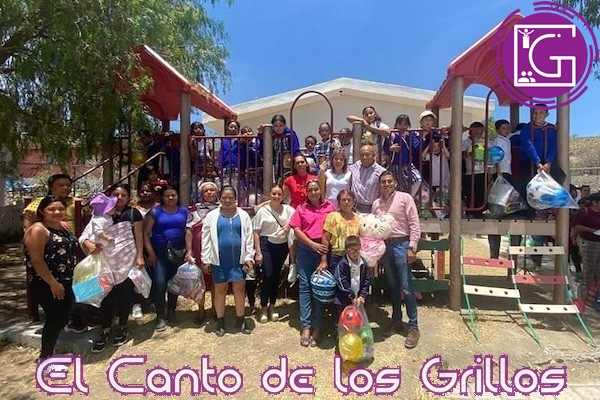 Lleva Colegio de Contadores de #Querétaro alegría a niños de La Palma