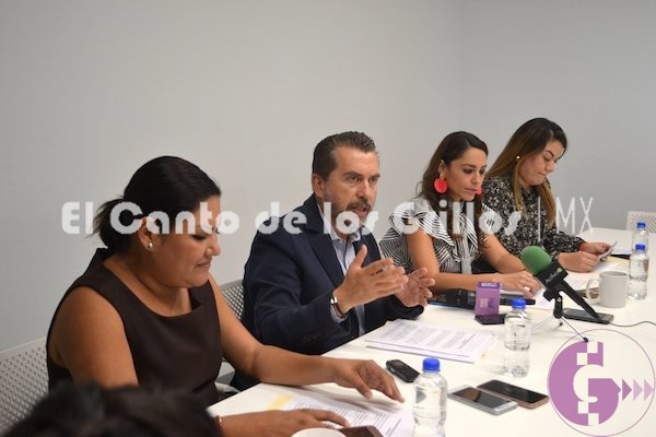 Exigen diputados locales priistas transparencia en consulta sobre #aeropuerto