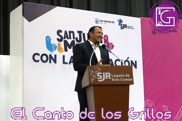 Reconoce Roberto Cabrera a más de 140 docentes por su trayectoria magisterial