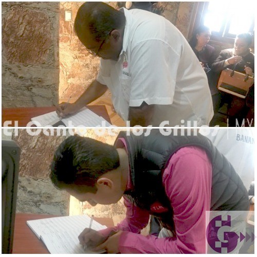 Entregan “Bananas” y “Tlaca” firmas de apoyo a su candidatura independiente