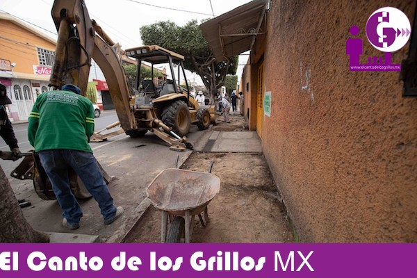 Arranca gobierno sanjuanense renovación de banquetas en calle 20 de Noviembre