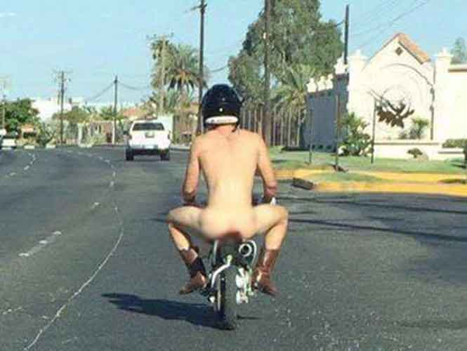 #Video: Motociclista se pasea desnudo; lo llaman #LordBichi