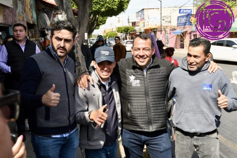 Acompaña Agustín Dorantes entrega de rehabilitación de la calle 5 de Mayo en SJR