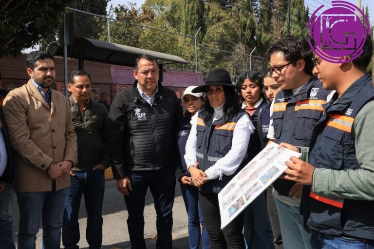 Entrega Roberto Cabrera rehabilitación integral de la calle 5 de Mayo