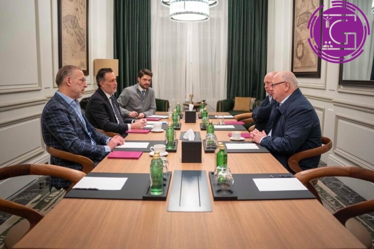 Se reúne Kuri con directivos de Grupo Ramón García