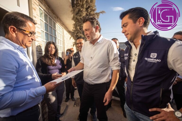 Entregan Kuri y Felifer contratos de agua a más de 900 familias en Colinas de Santa Cruz