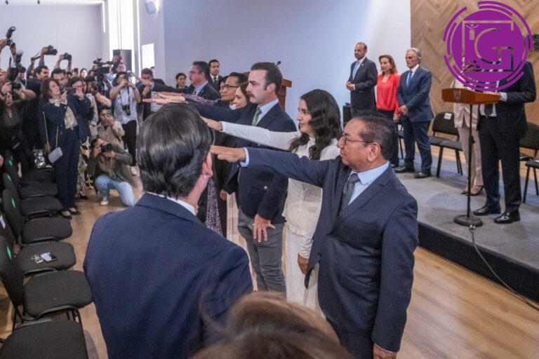 Toma Kuri protesta al Consejo de Notarios de Querétaro