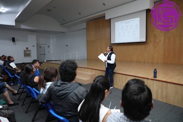 Impulsa DIF formación para padres adoptivos