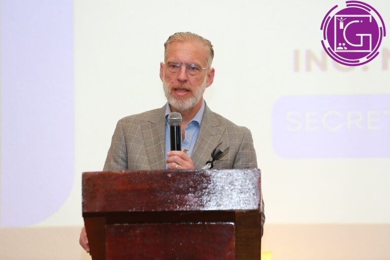 Toman protesta nueva mesa directiva del Clúster de Plásticos en Querétaro