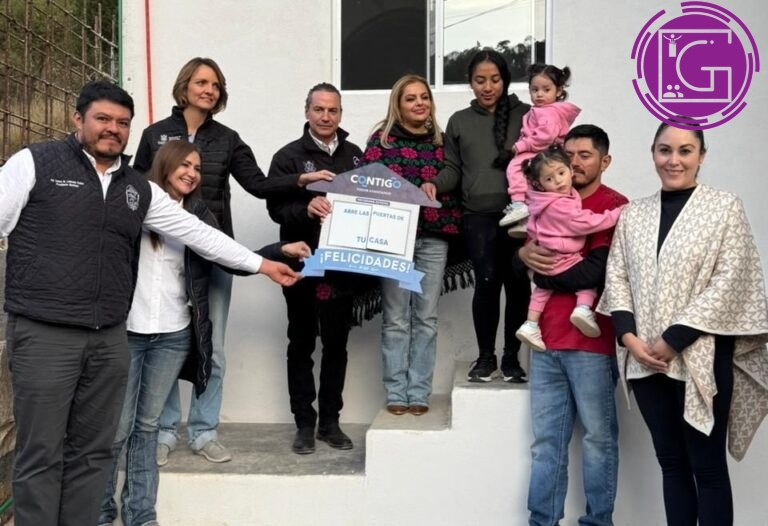 Entrega IVEQ vivienda a familia afectada por lluvias en la Sierra