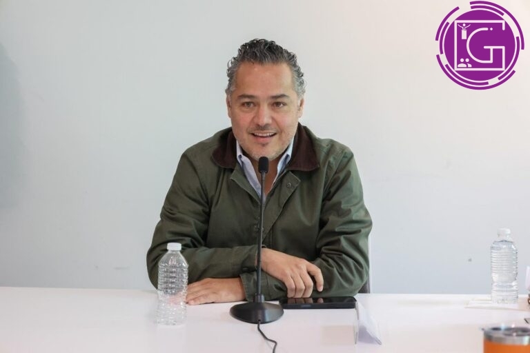 Propone Enrique Correa eliminar validación de boletos en estacionamientos de plazas