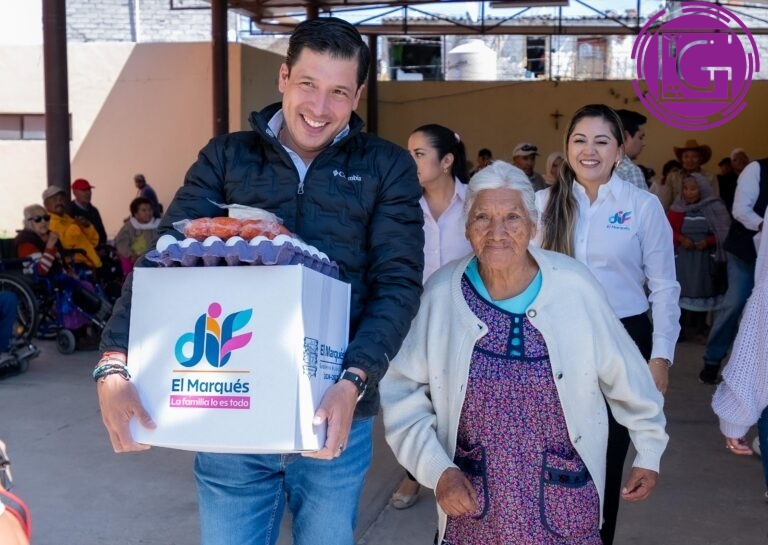 Entregan despensas a adultos mayores en comunidades de El Marqués
