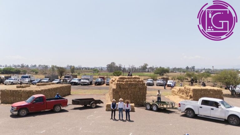 Entregan 30 mil pacas de forraje a productores en El Marqués