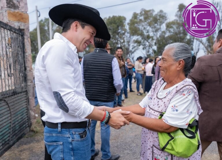 Encabeza Rodrigo Monsalvo festejo por el Día de las Madres en Chichimequillas