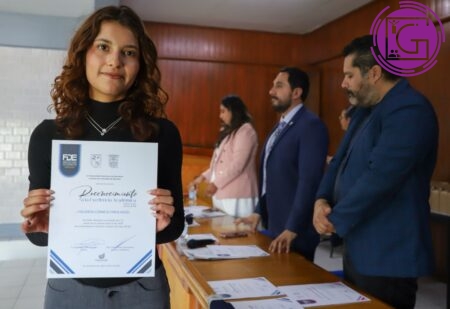 Entrega UAQ Medalla “Carlos García Michaus” a estudiantes destacados