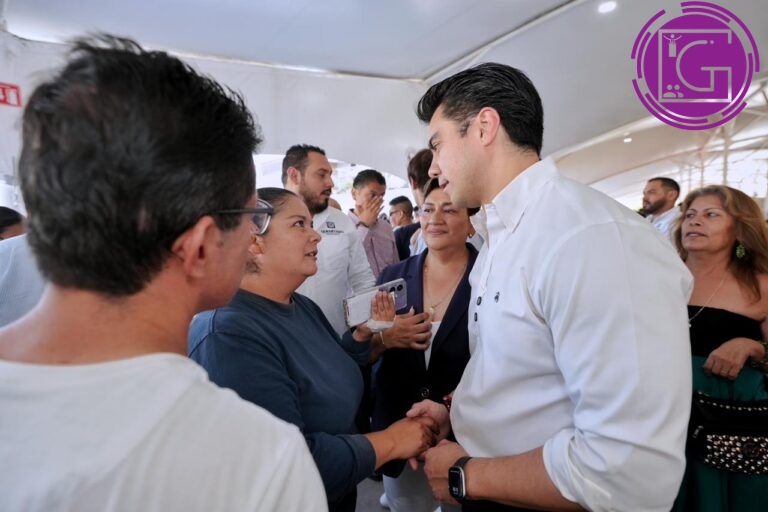 Celebra Felifer Macías a madres comerciantes de Fecopse