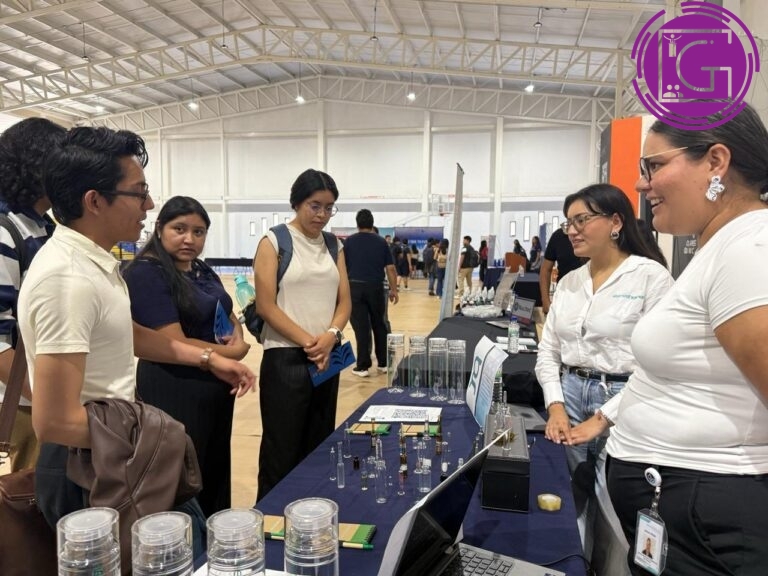 Realiza Química UAQ 1ª Feria Industrial y de Bolsa de Trabajo