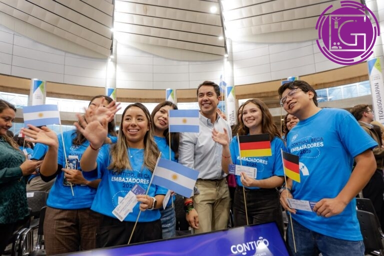 Abanderan a 158 estudiantes queretanos que realizarán movilidad internacional