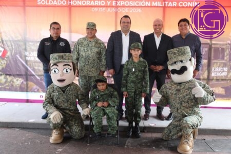 Fortalece municipio valores cívicos con exposición militar y programa Soldado Honorario
