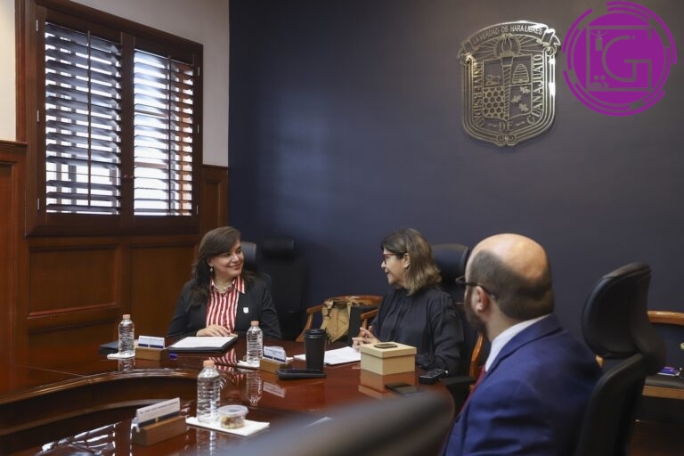 Fortalecen UAQ y Universidad de Guanajuato transparencia con alianza tecnológica