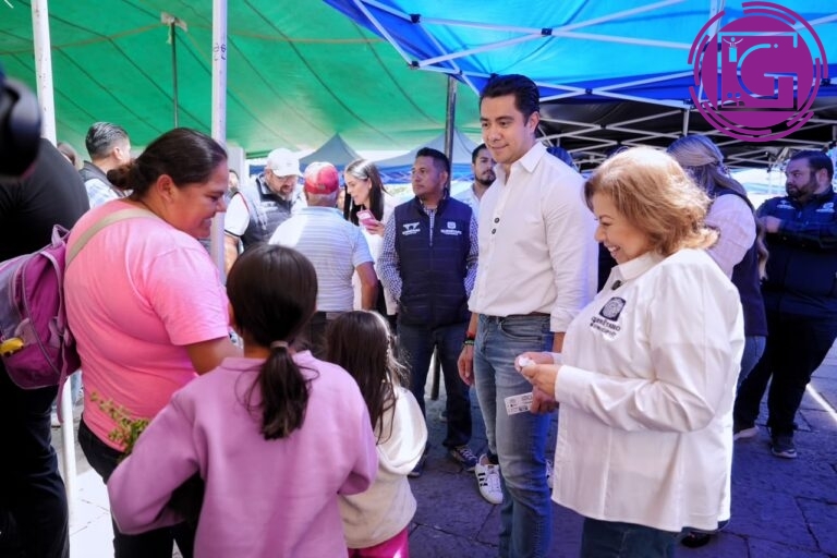 Acerca Felifer Macías servicios y apoyos a más de 300 personas en Santa Rosa Jáuregui