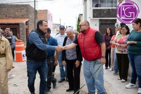 Arranca Roberto Cabrera rehabilitación de la calle 12 en Indeco