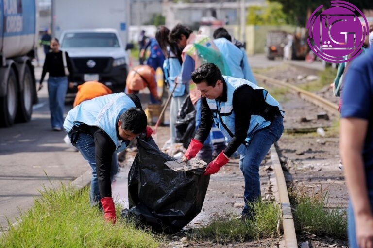 Llama Felifer Macías a mantener limpias las calles para prevenir inundaciones