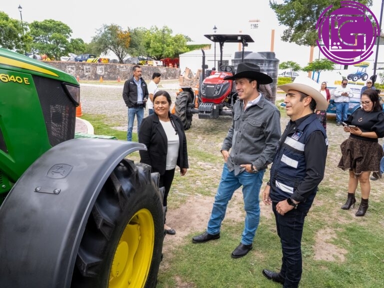 Entrega Rodrigo Monsalvo apoyos para fortalecer la producción agropecuaria