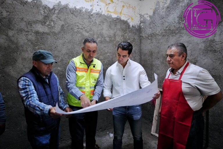 Supervisa Felifer Macías rehabilitación integral del mercado Escobedo