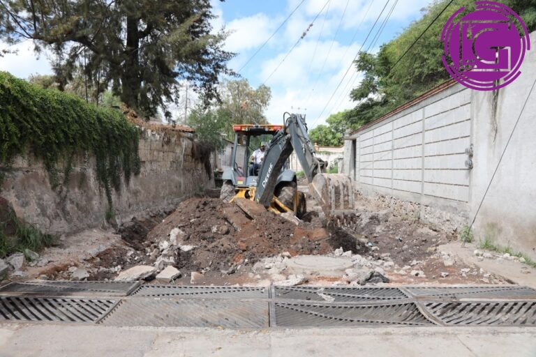 Inicia Gaspar Trueba obra para poner fin a inundaciones en Barrio El Arroyito